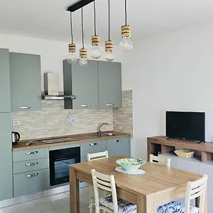 https://villa-lolivo-ponteginori.it-tuscanyhotel.com