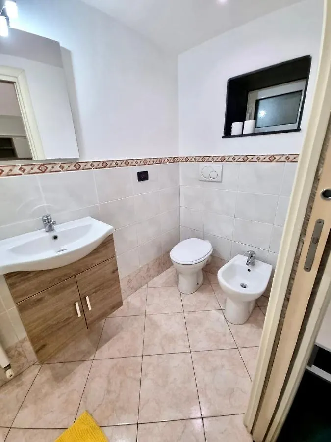 Apartment Delizioso Appartamento Con Soppalco Genoa